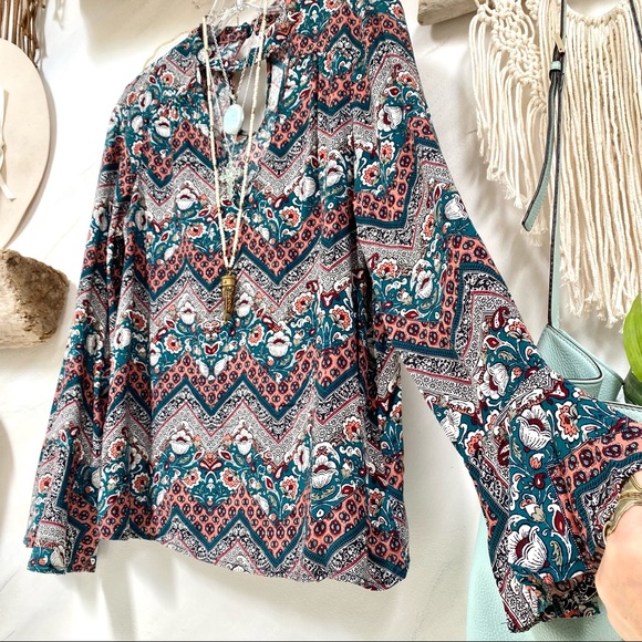 Sweet BOHO peasant blouse w gypsy long sleeves w folk/prairie floral vibe 🦋✨ - Picture 8 of 16